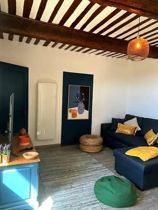Villa Au Micocoulier à Châteauneuf-de-Gadagne 0*,